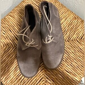 Johnston & Murphy Suede Chukka Lace Up Men’s Size 9-Preowned